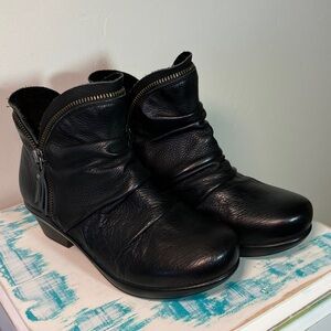 Abeo Calla Black Leather Ankle Booties with Zippers